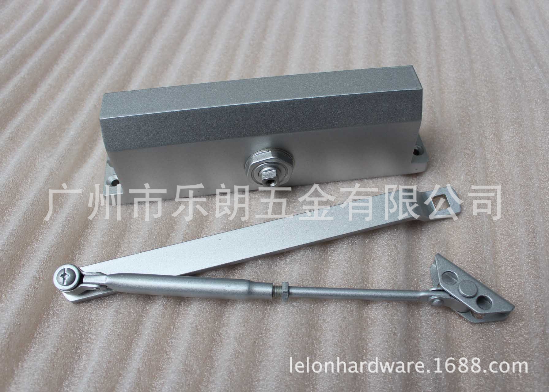 95视频在线观看网站95视频网RDC-05 重型方背闭门器